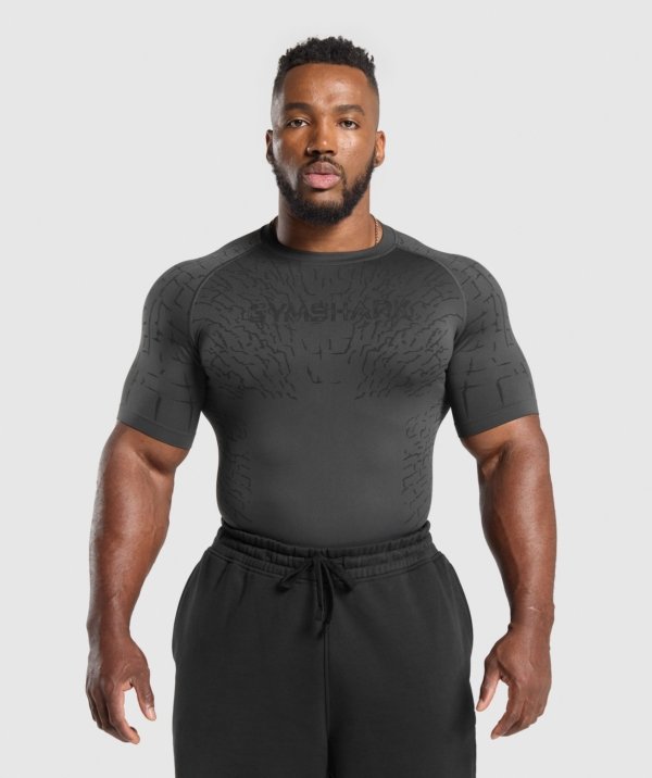 TectonicSeamlessTShirtGSAsphaltGrey-GSBlackA1B1P-GCWT-0243_d35bd043-f9d2-4816-9d40-ba97c00e6674_3840x